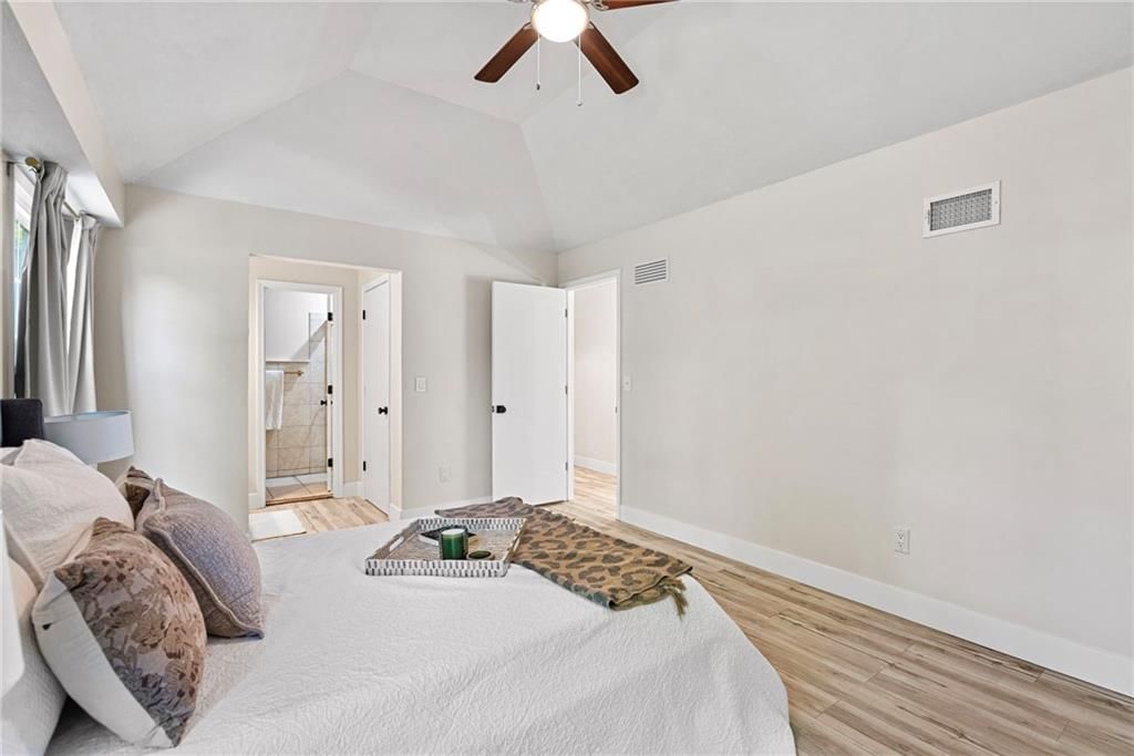 10500 Noland Street — photo 14
