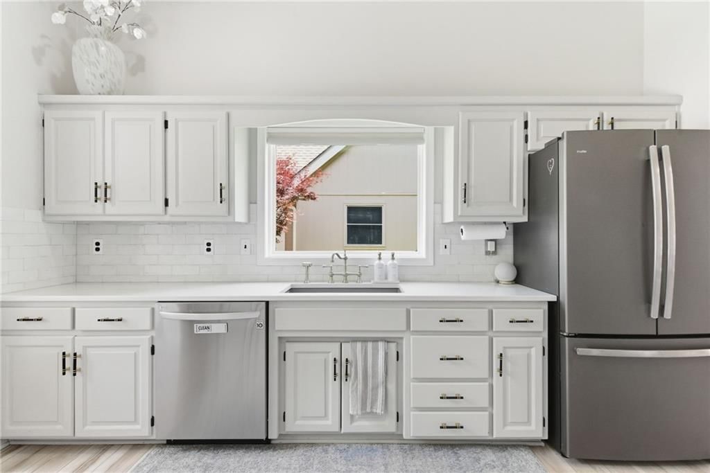 12407 E 86TH Terrace — photo 18