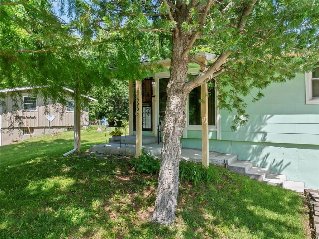5903 N Garfield Avenue — photo 3