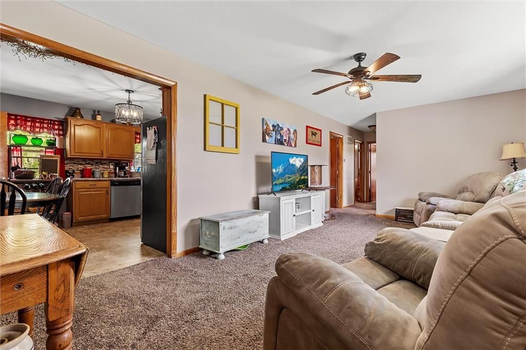 306 Crestview Drive — photo 4