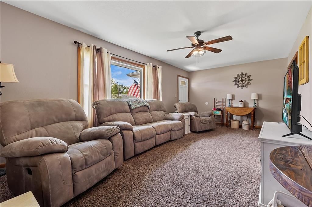 306 Crestview Drive — photo 5
