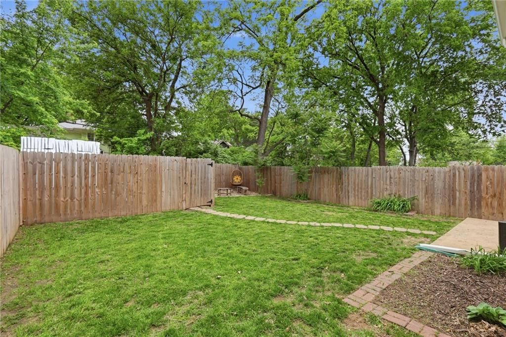 5910 Cherry Street — photo 24