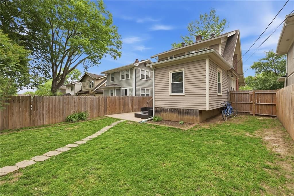 5910 Cherry Street — photo 25