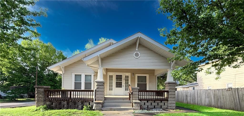 524 W Cherry Street, Nevada, MO