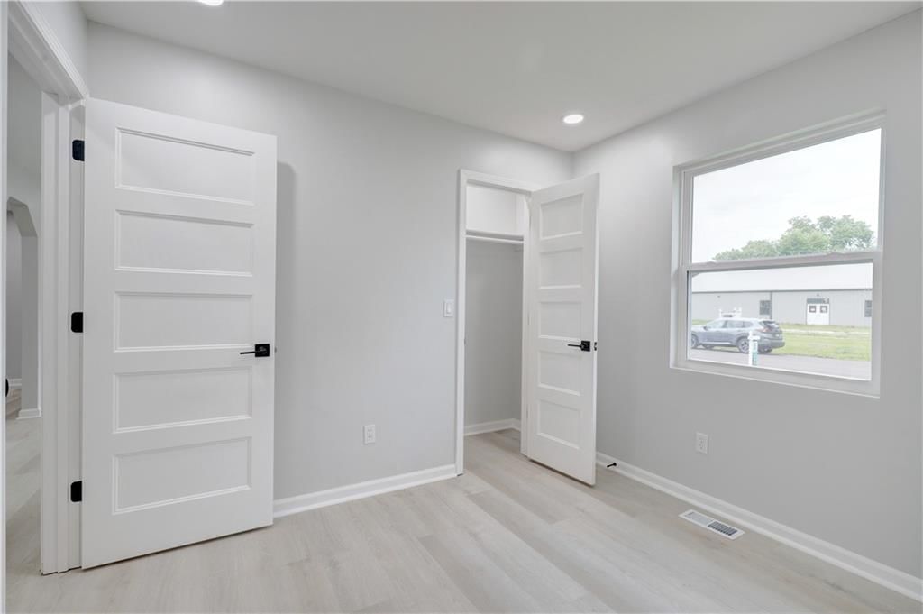 105 W Baltic Street — photo 15