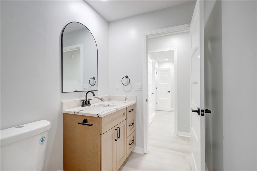 105 W Baltic Street — photo 18