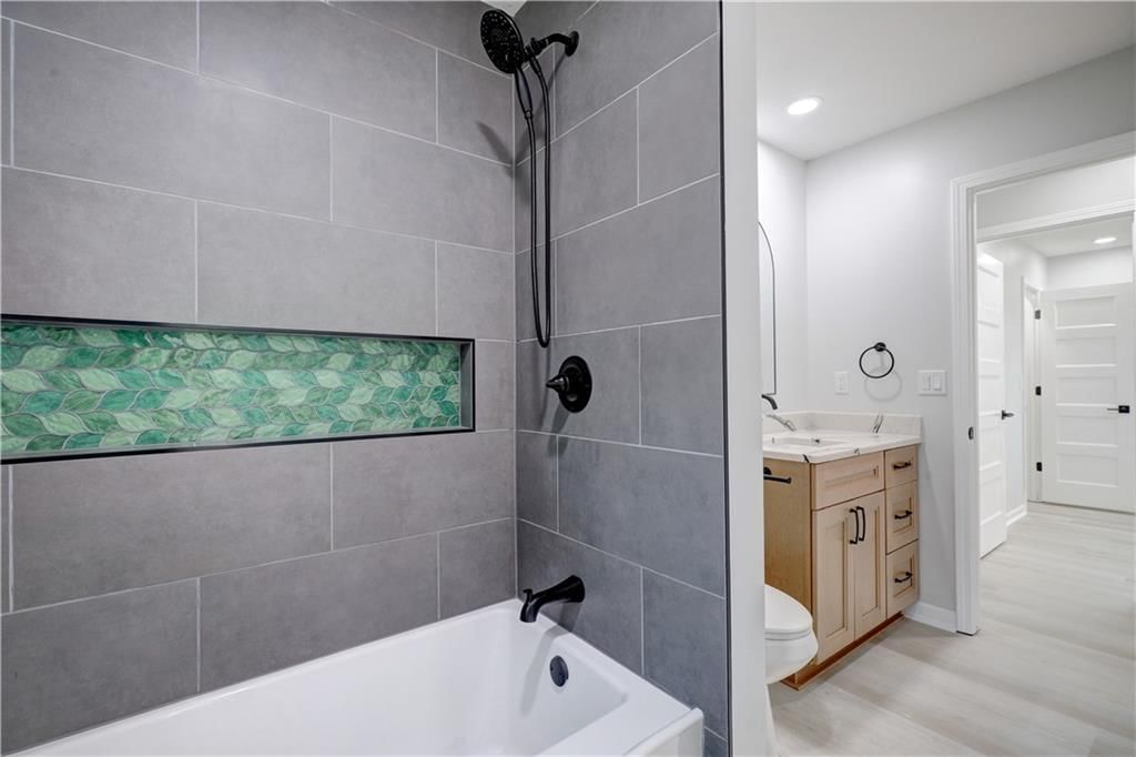 105 W Baltic Street — photo 19