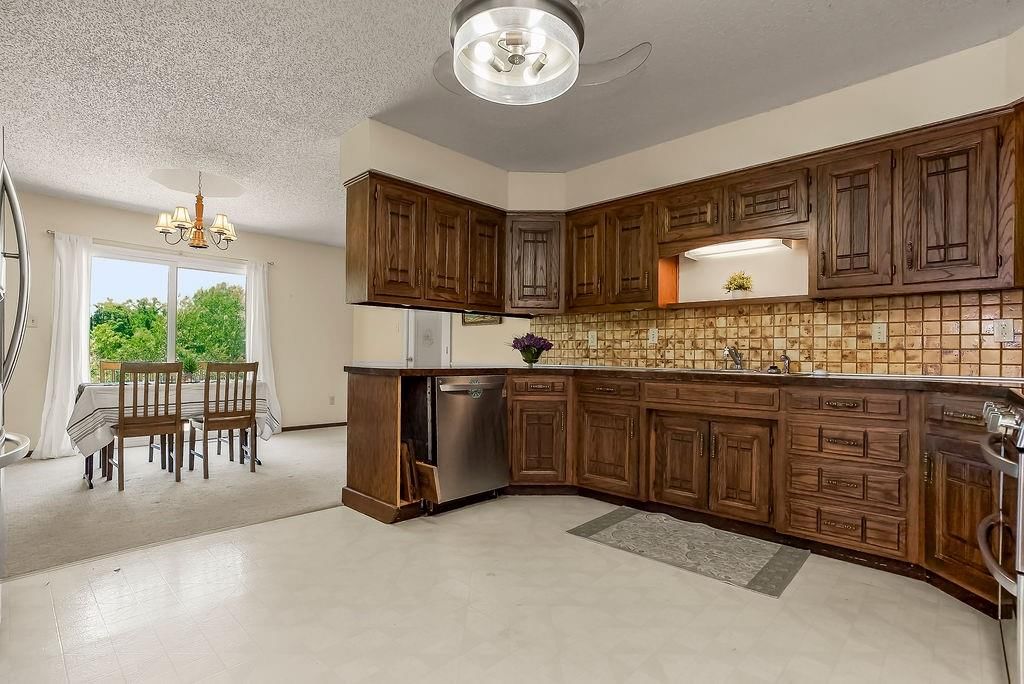 1536 Dickinson Street — photo 4