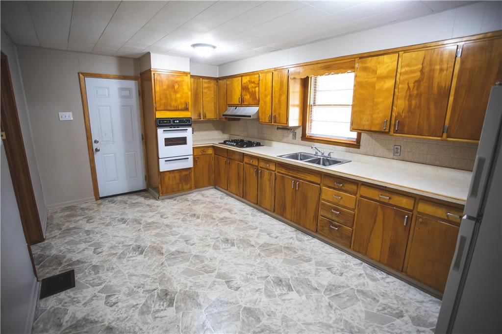 2918 Seneca Street — photo 12