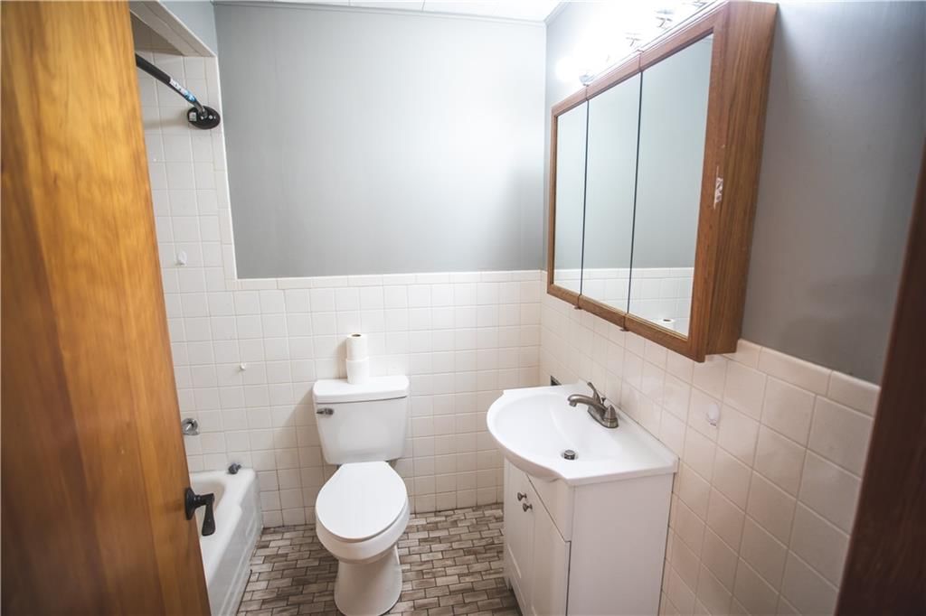 2918 Seneca Street — photo 19
