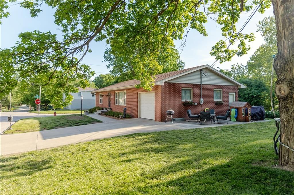 1001 Maple Street — photo 4