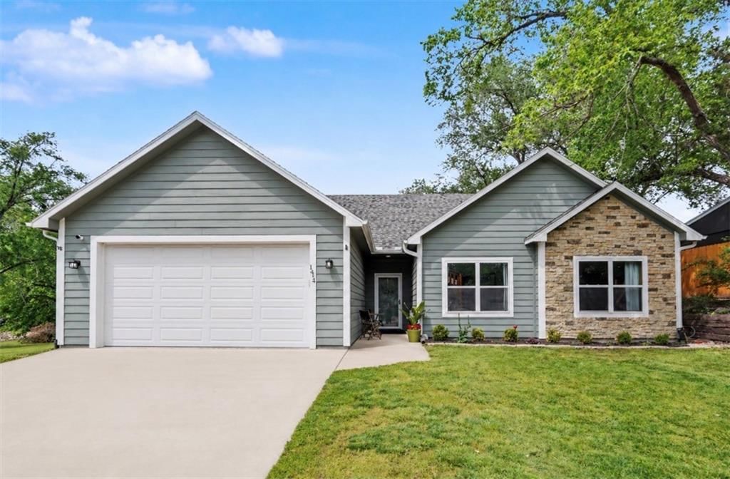 1414 E 25th Terrace, Lawrence, KS