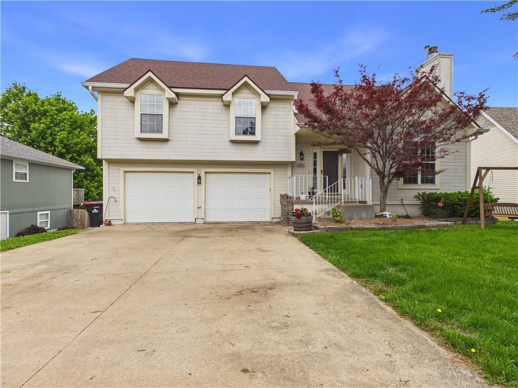 719 Brookside Drive — photo 1