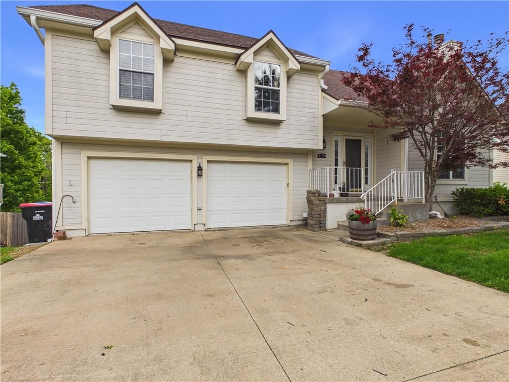 719 Brookside Drive — photo 2