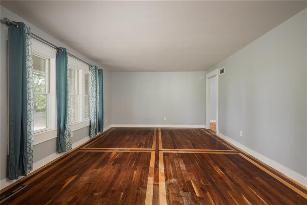 1712 S La Frenz Road — photo 9