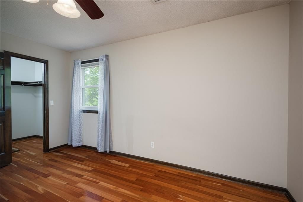 1712 S La Frenz Road — photo 33