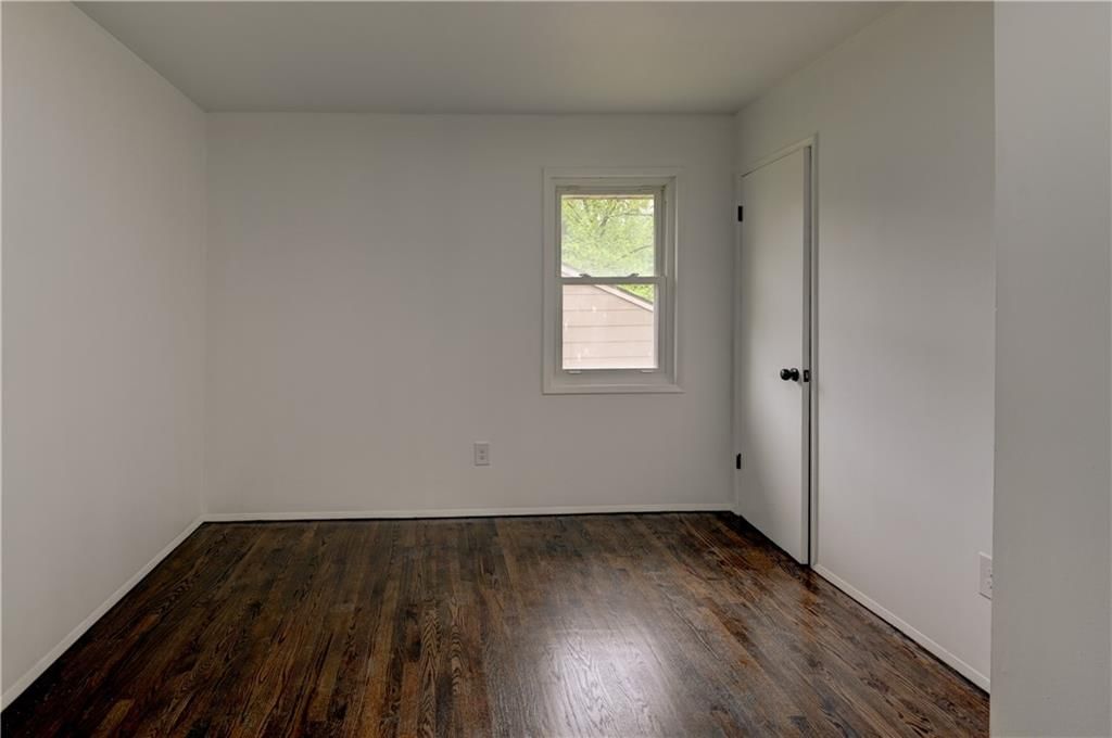 5733 N Drury Avenue — photo 15