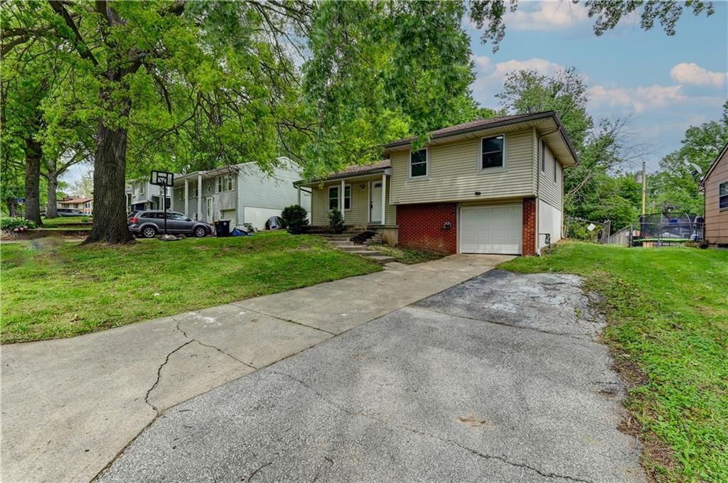 5733 N Drury Avenue — photo 32