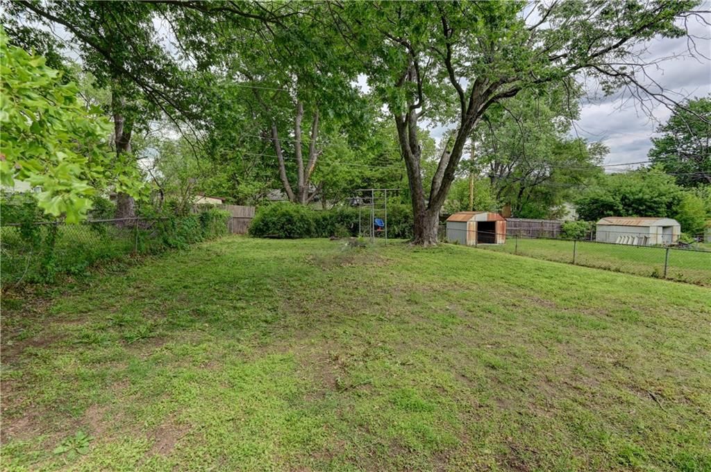 5733 N Drury Avenue — photo 35