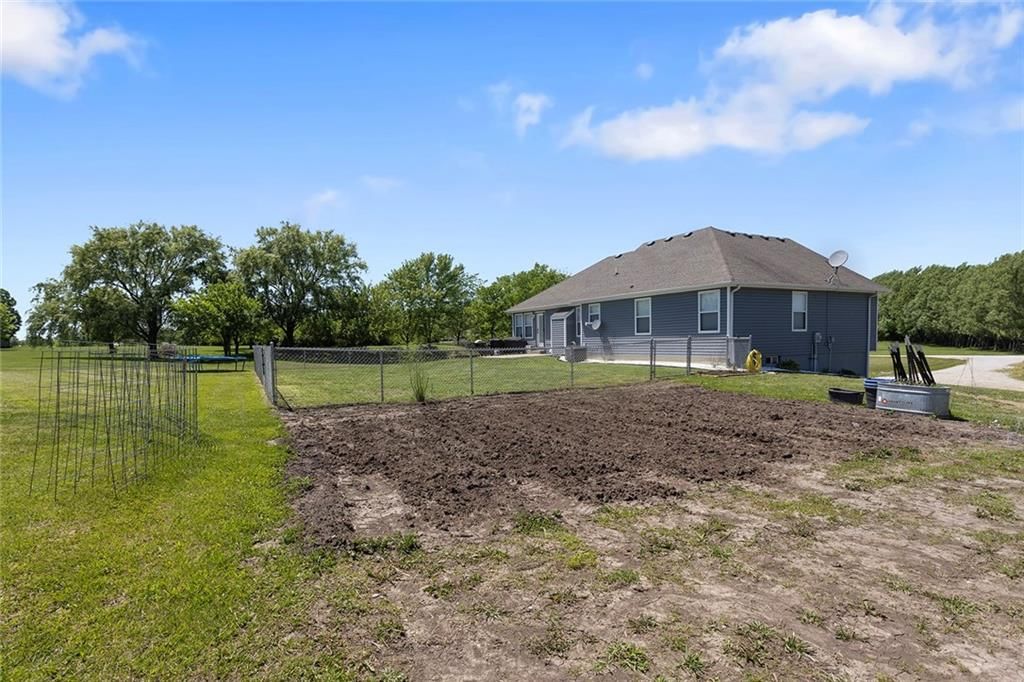 439 NW 1711th Road — photo 37