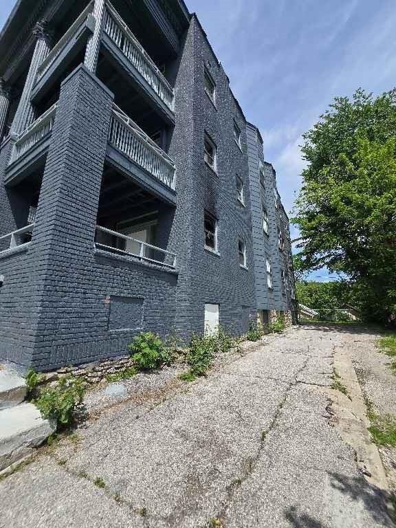 3300 E Linwood Boulevard — photo 3