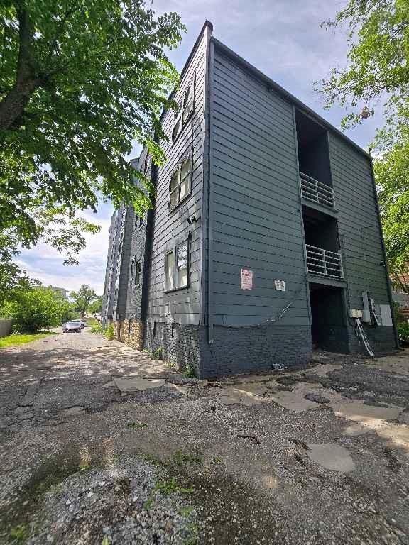 3300 E Linwood Boulevard — photo 6