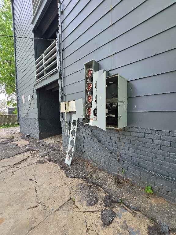 3300 E Linwood Boulevard — photo 7
