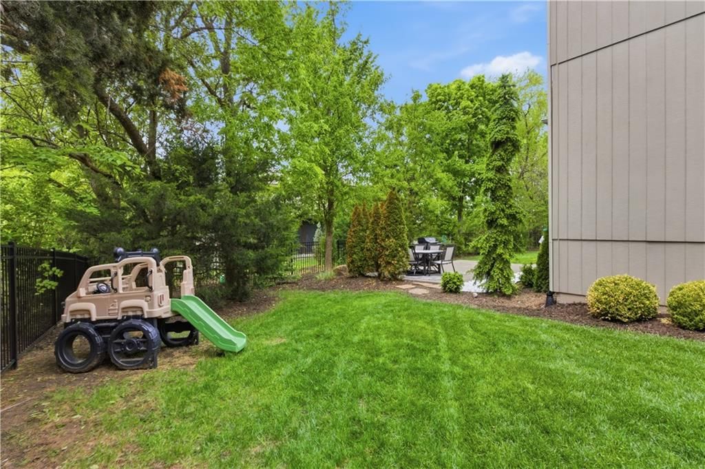 9716 Inspiration Street — photo 76