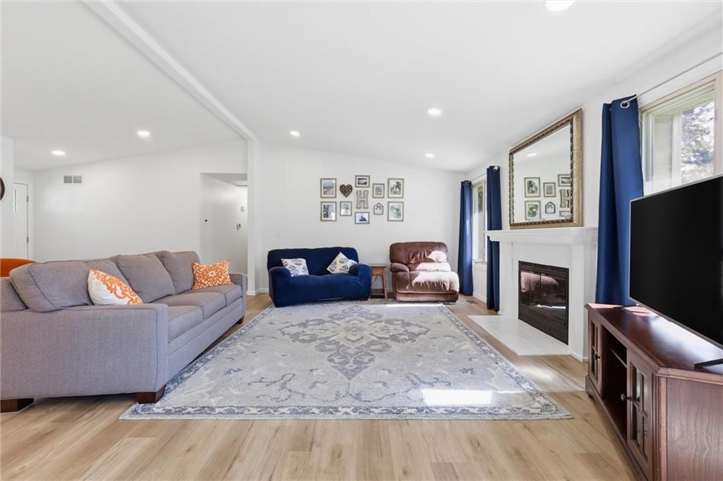 5645 Meadow View Drive — photo 5