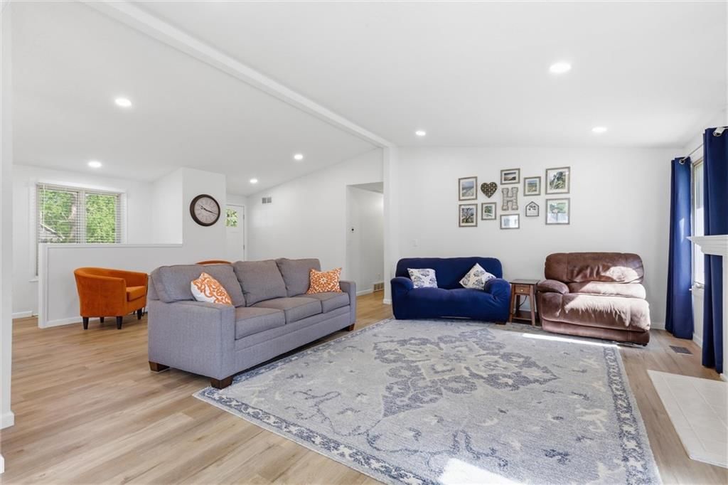 5645 Meadow View Drive — photo 7