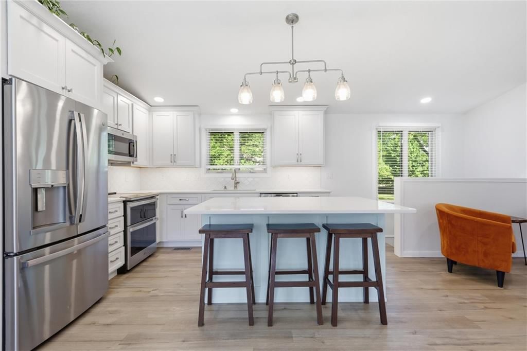 5645 Meadow View Drive — photo 10