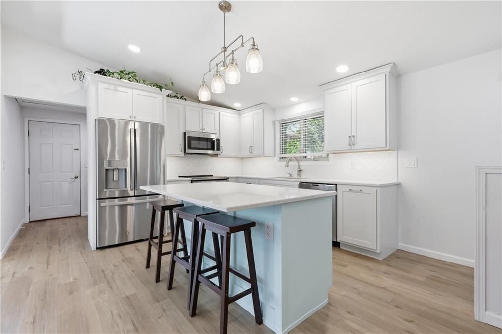 5645 Meadow View Drive — photo 11