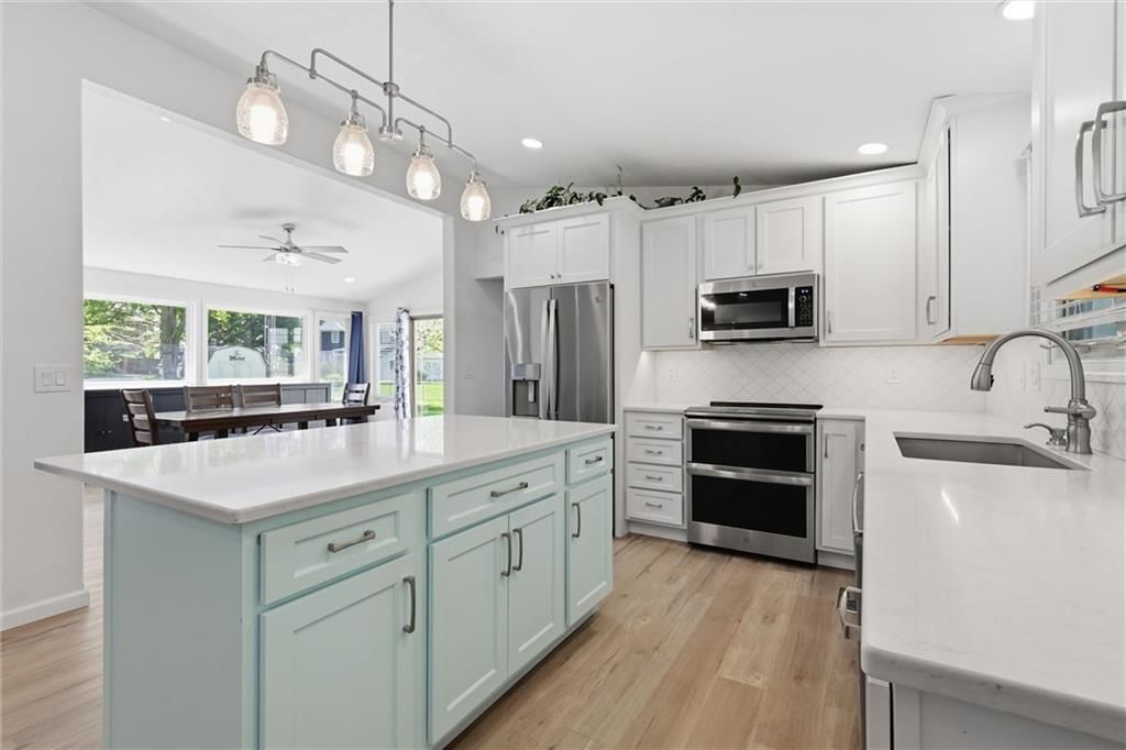 5645 Meadow View Drive — photo 12
