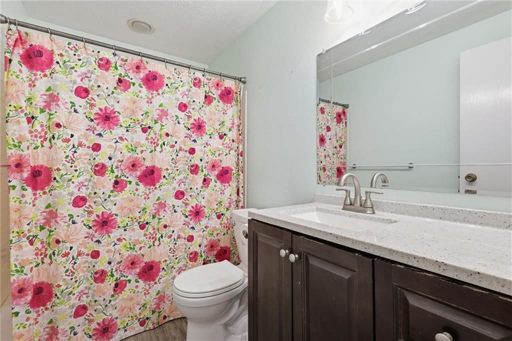 5645 Meadow View Drive — photo 15