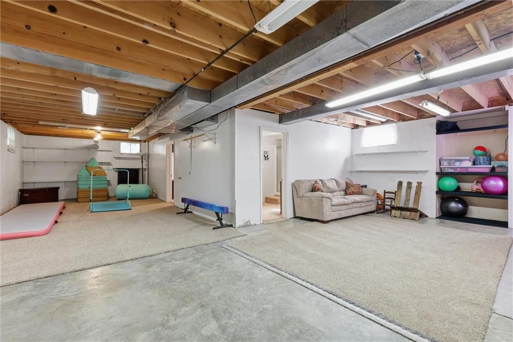 5645 Meadow View Drive — photo 27