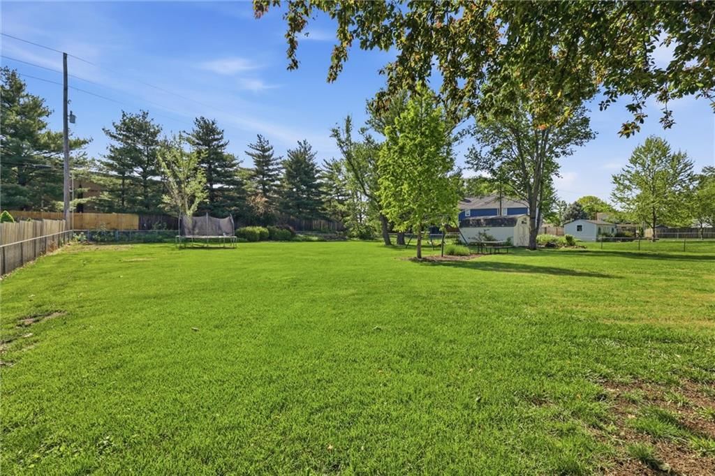 5645 Meadow View Drive — photo 29