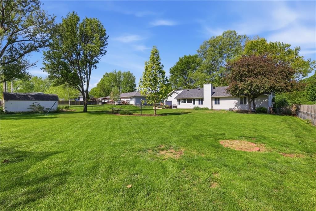 5645 Meadow View Drive — photo 30