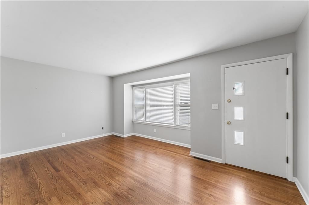 9404 Bradshaw Street — photo 4