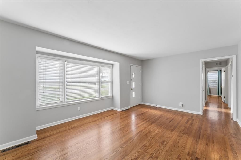 9404 Bradshaw Street — photo 5