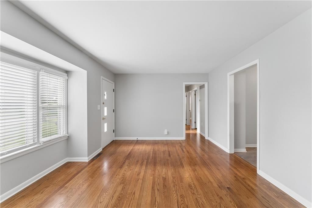 9404 Bradshaw Street — photo 6