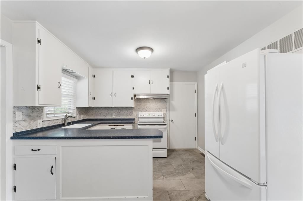 9404 Bradshaw Street — photo 12