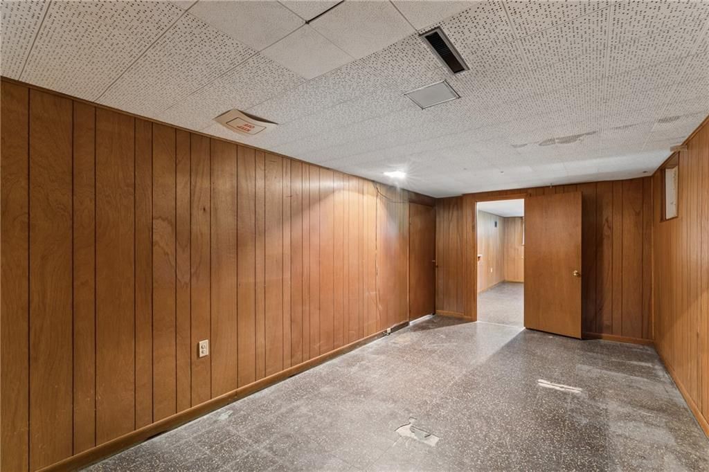9404 Bradshaw Street — photo 32