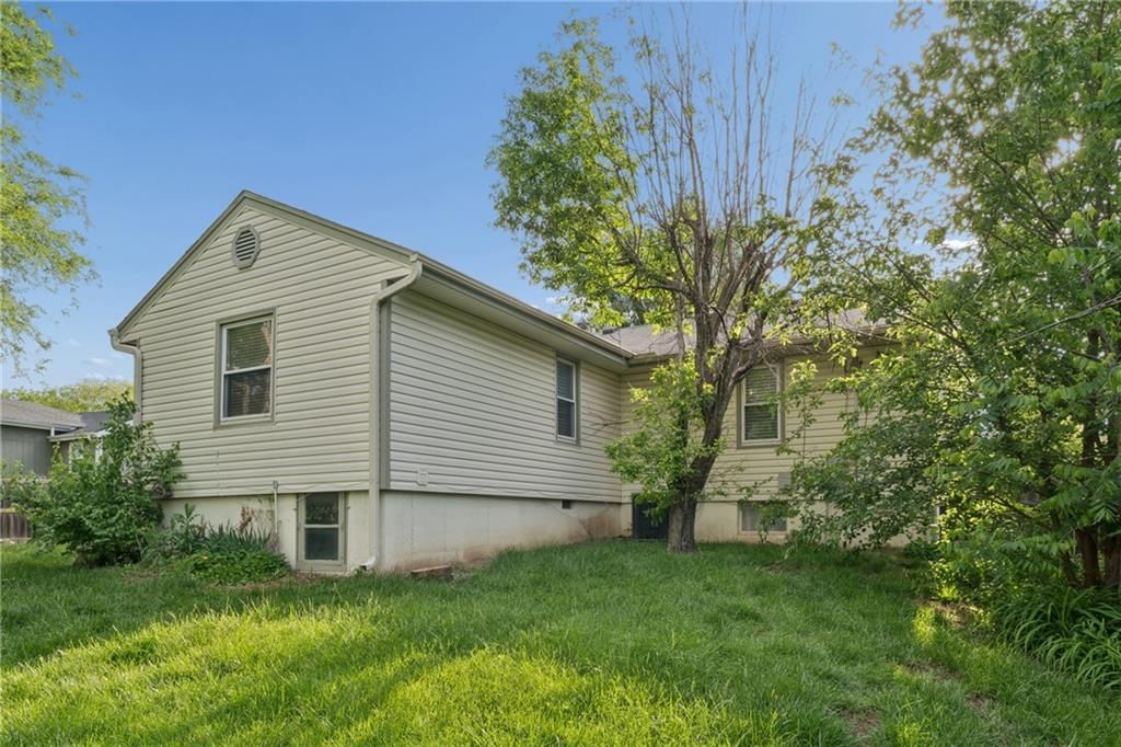 9404 Bradshaw Street — photo 39