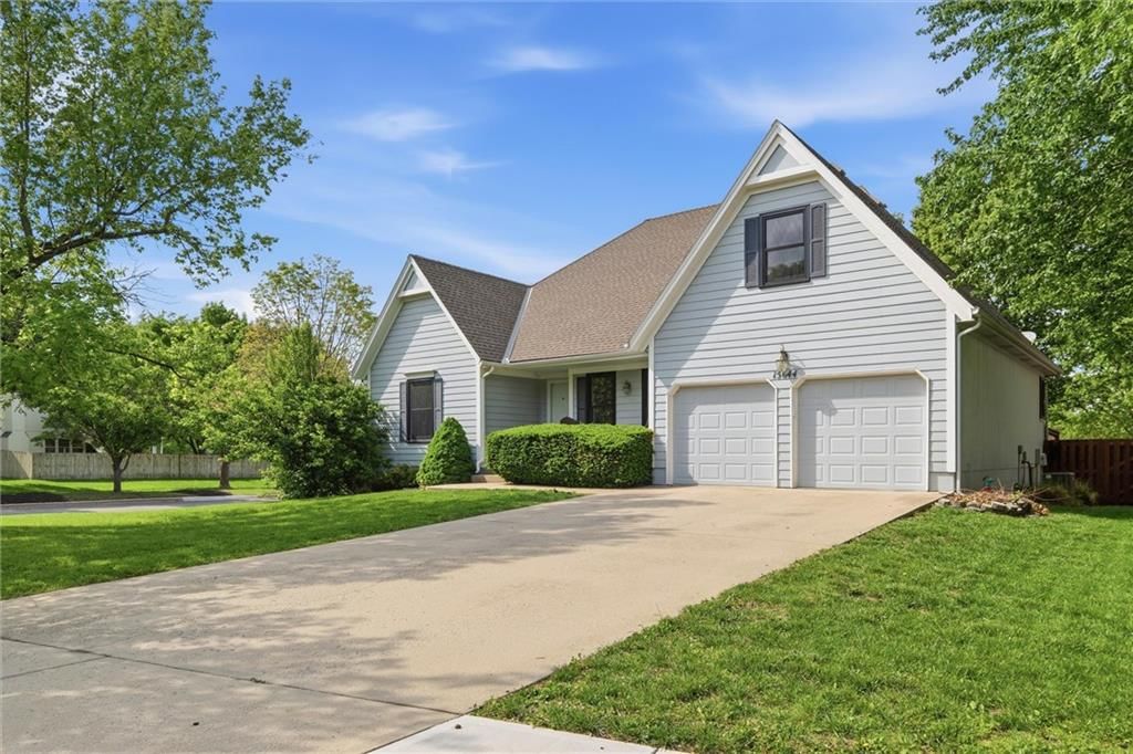 15644 W 83rd Terrace — photo 3
