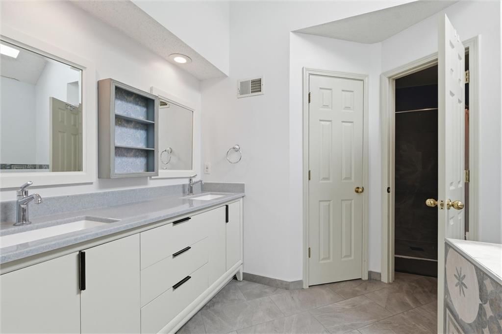 15644 W 83rd Terrace — photo 19