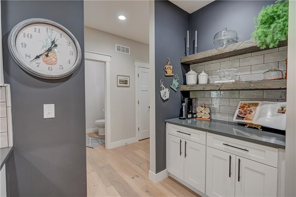 4 Black Hawk Drive — photo 30