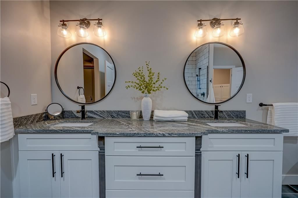 4 Black Hawk Drive — photo 35