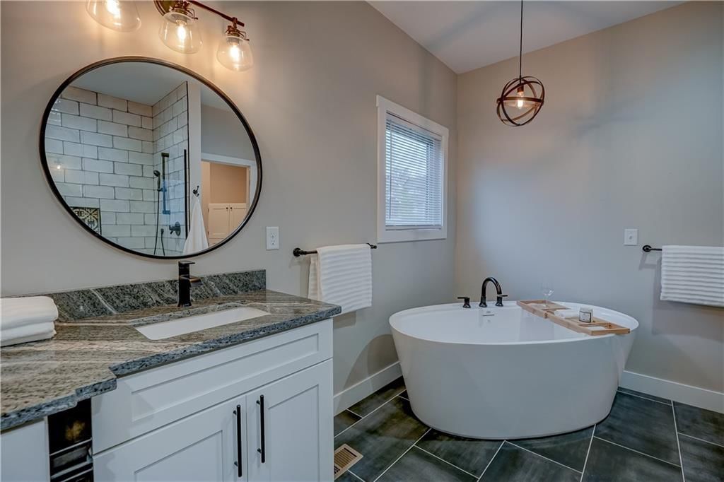 4 Black Hawk Drive — photo 36