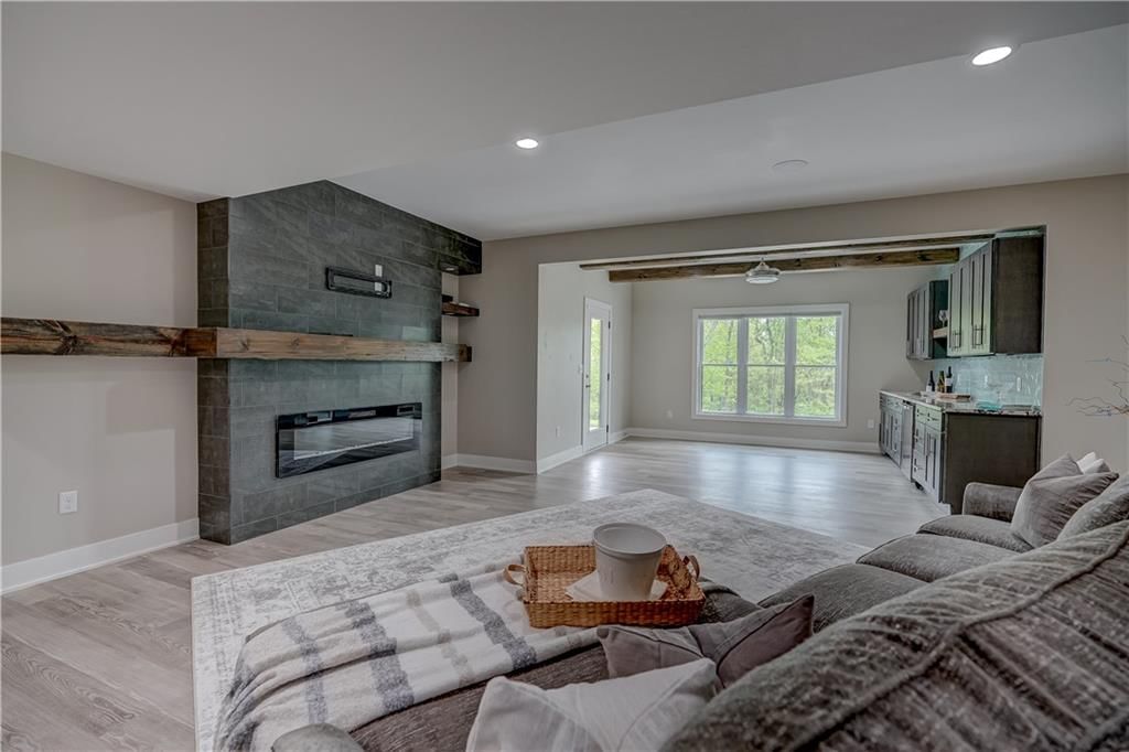 4 Black Hawk Drive — photo 61