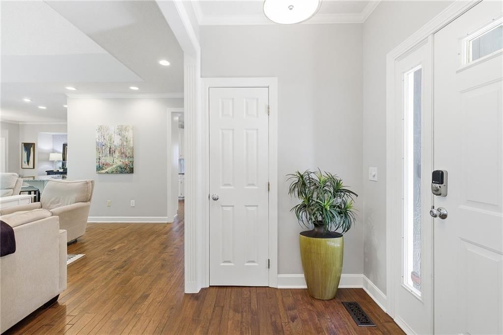 15706 S WIDMER Street — photo 4